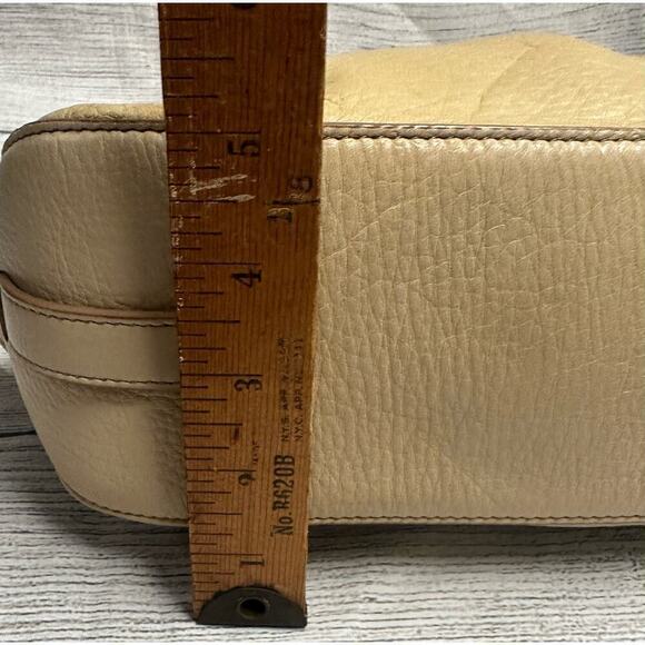 Etienne Aigner Light Yellow Leather Shoulder Bag Purse - Picture 6 of 15